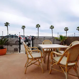 Apartamento Con Terraza Frente Al Mar Apartamento